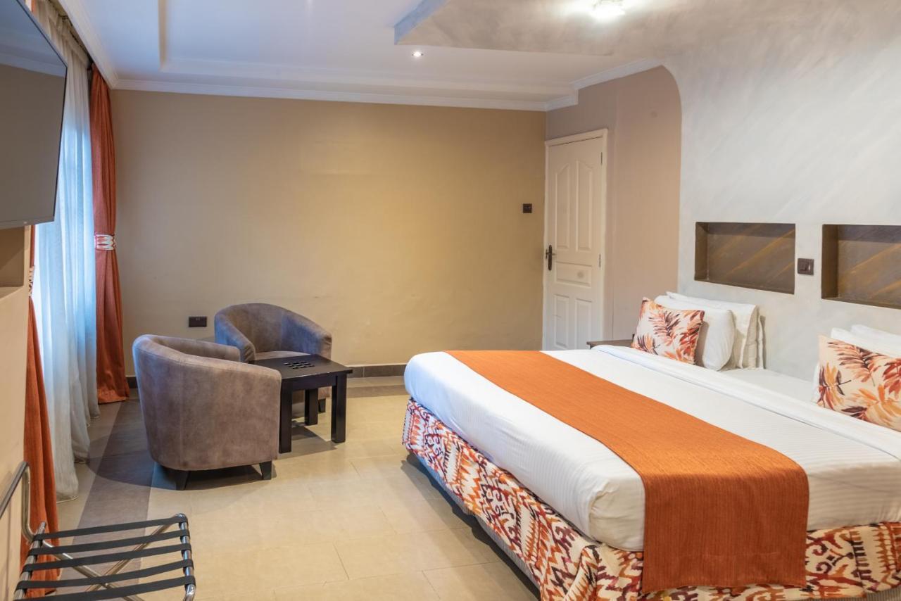 Hotel Waterbuck Накуру Екстериор снимка