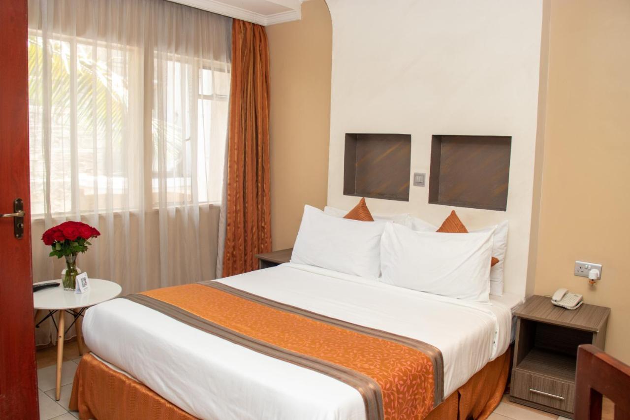 Hotel Waterbuck Накуру Екстериор снимка