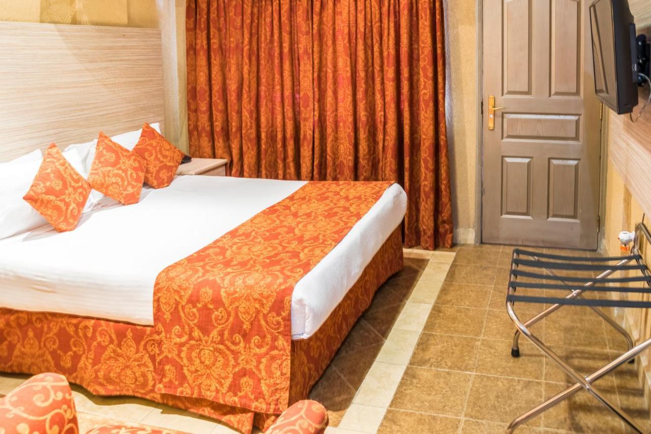 Hotel Waterbuck Накуру Екстериор снимка