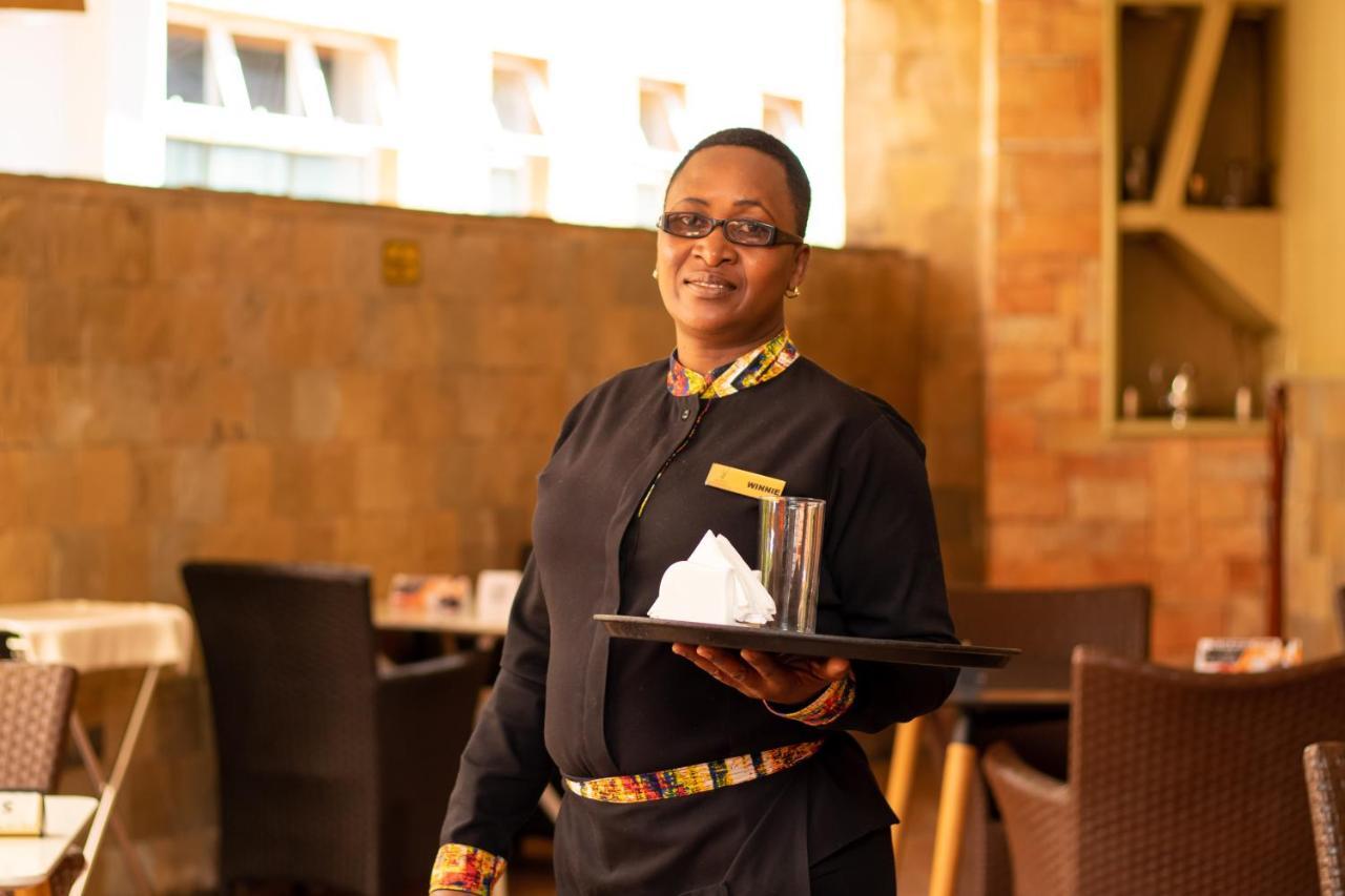 Hotel Waterbuck Накуру Екстериор снимка
