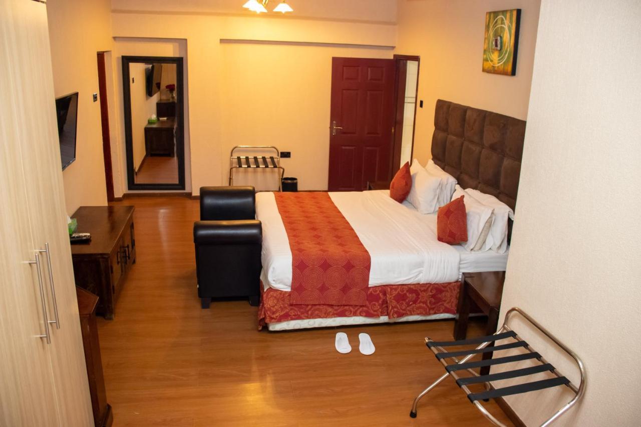 Hotel Waterbuck Накуру Екстериор снимка
