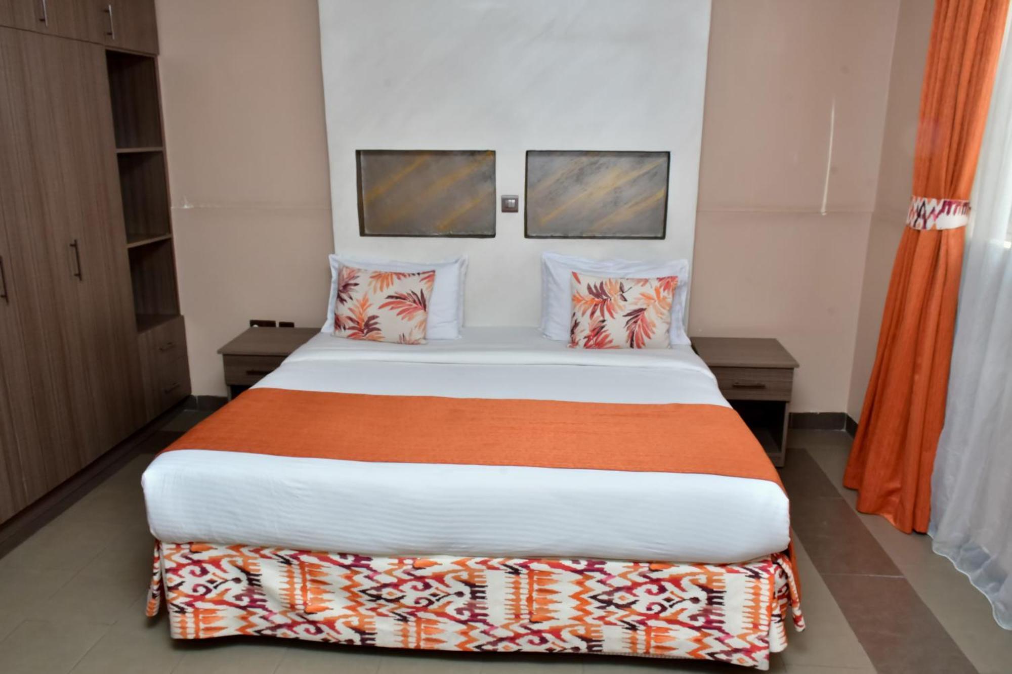 Hotel Waterbuck Накуру Екстериор снимка