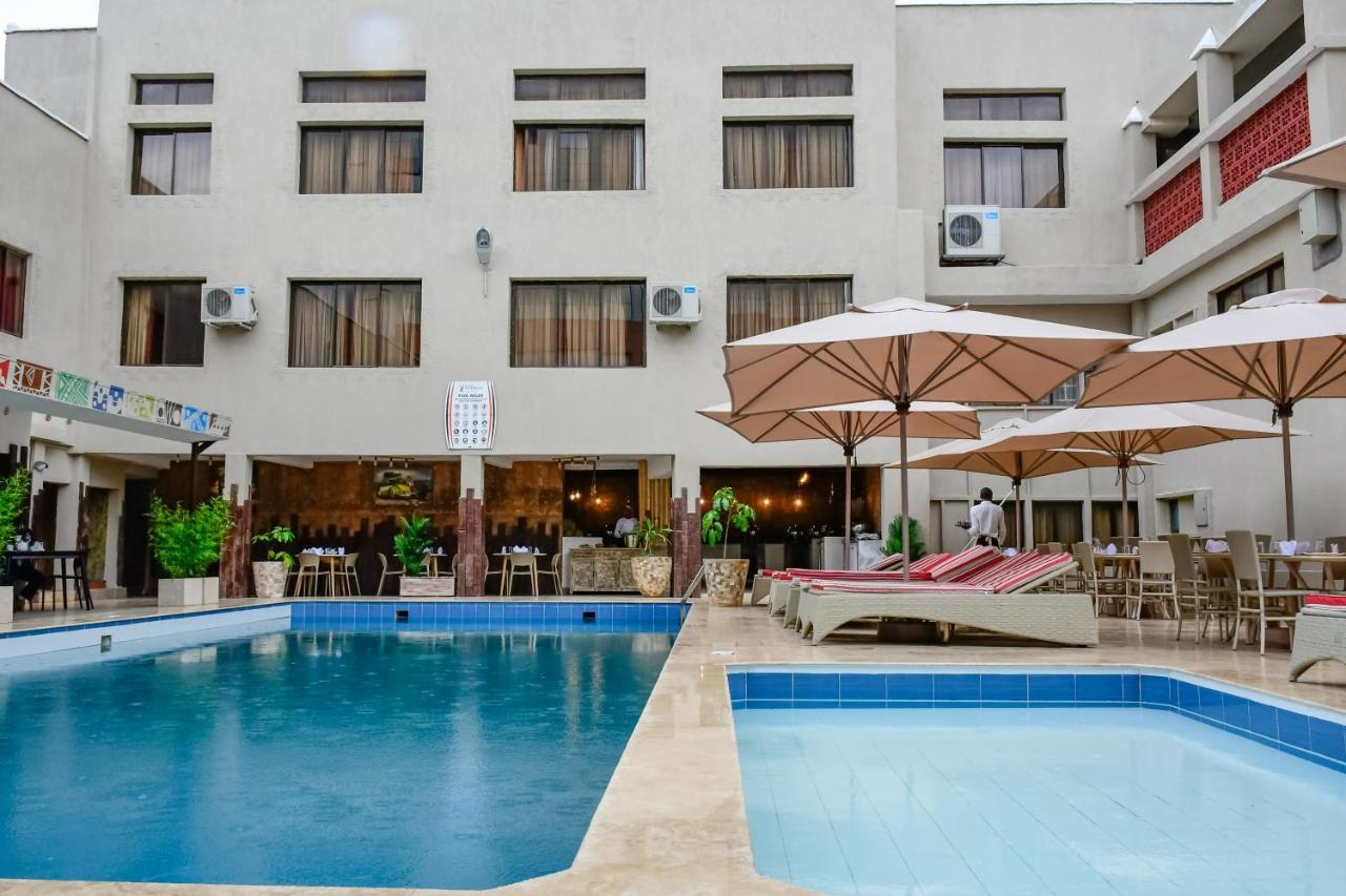 Hotel Waterbuck Накуру Екстериор снимка